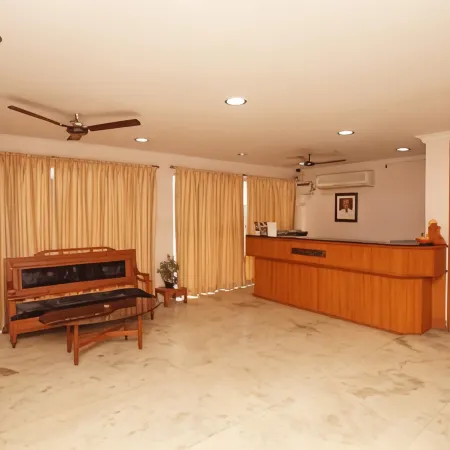 Lloyds Serviced Apartments, Near Music Academy