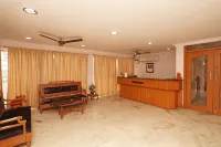 Lloyds Serviced Apartments, Near Music Academy