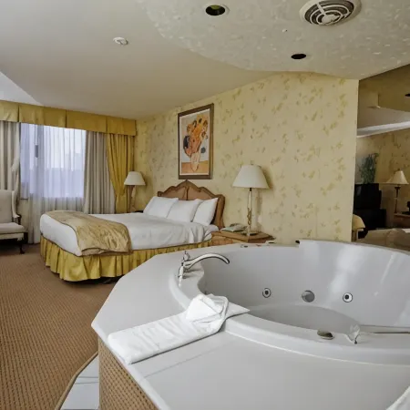 Travelodge by Wyndham Niagara Falls Fallsview
