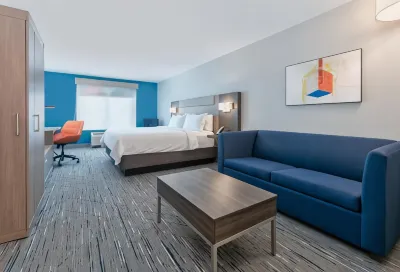 Holiday Inn Express & Suites Minneapolis SW - Shakopee Hotels near Valleyfair