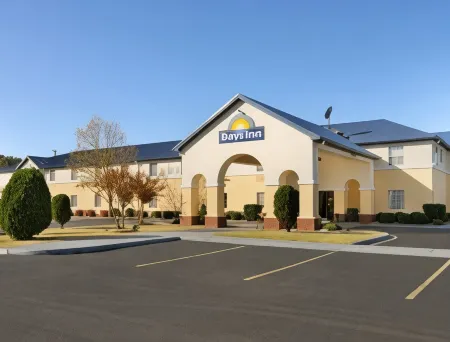 Days Inn by Wyndham Lincoln Отели в г. Риверсайд