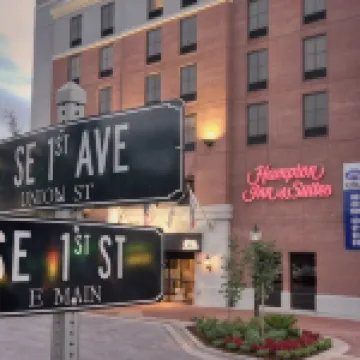 햄프턴 인 스위트 - 게인즈빌 다운다운