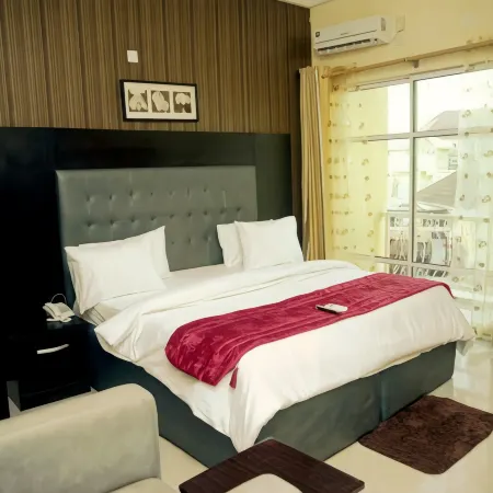 Hampton Towers & Spa - Guest Room