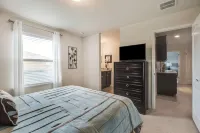 Villa w/ Private Pool & Free Resort Access! - Country Houses