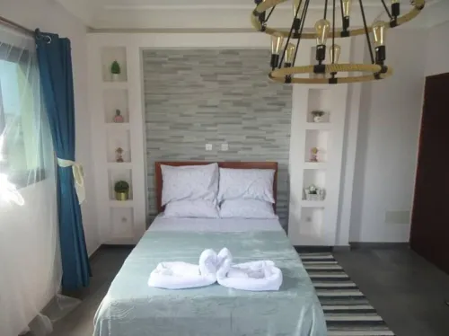 Spacious apartment - covered panoramic terrace with ocean breeze!