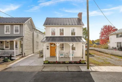 South Street Stay - Downtown Leesburg