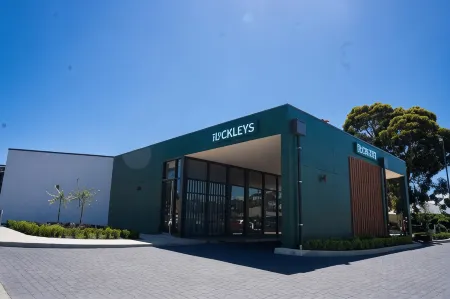 Lockleys Hotel Отели в г. Seaton