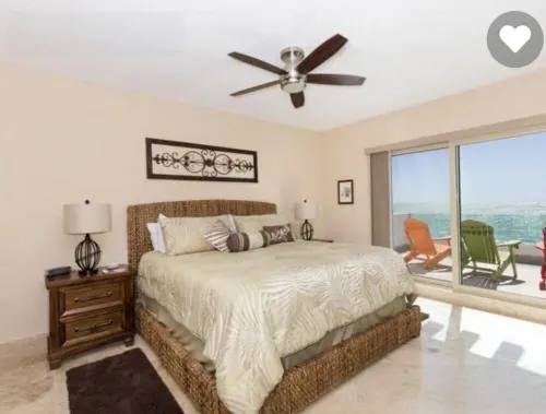 A Coastal House for Relaxation near Golf Course