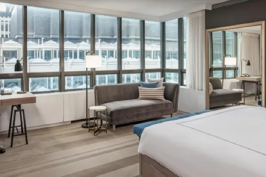 The Marquette Hotel, Curio Collection by Hilton