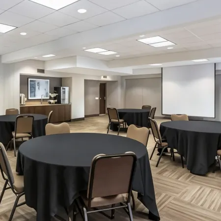Best Western Plus Cotton Tree Inn