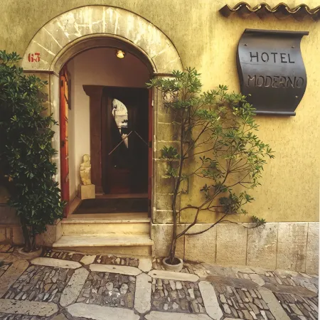 Hotel Moderno