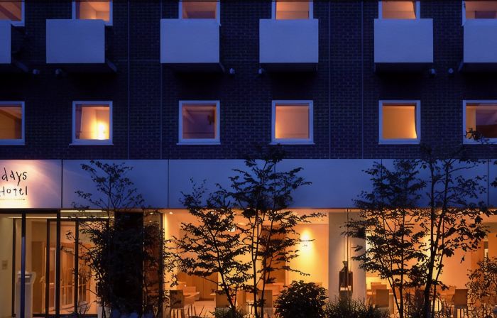 7 Days Hotel