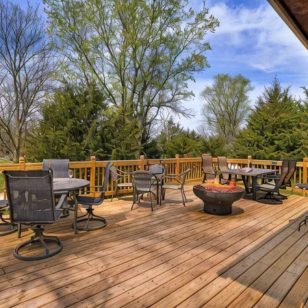 Fireside Cabin w/Hot Tub. 2 Bedrooms w/3 Queen Beds. Spacious