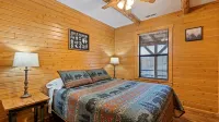 Beautiful Mountain Views with Covered Porch & Outdoor Fire Ring! - Mountain view