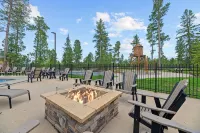 Embers Gulch 1 brand new duplex, wifi, hot tub, paved roads, shared pool access