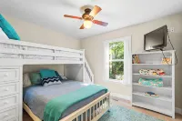 Relaxing 4-Bedroom Cottage on Smith Lake - balcony
