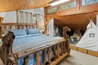 熊之天堂雷尼爾山: 木屋, 桑拿, 熱水浴缸, 遊戲, 電影