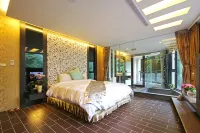Shuian Lakeside Hotel - 2-Star