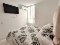 Apt in Giron, 3 blocks from the main park and 15 minutes from the airport! のホテル