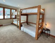 Purcell Woods Chalet – Sleeps 12 - Chalets