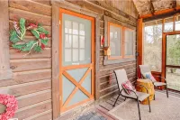 COZY CABIN AT PATOKA LAKE(in happy hollow)