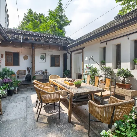 Shaoxing Jinglu Mansu (Cangqiao Straight Street Lu Xun's Hometown)