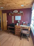 Cozy 3-bedroom cabin in wonderful Perham with WiFi, AC and great fishing! - Chalets