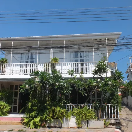 Sleepeasy Hostel Hua Hin by Baankangmung