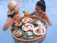 رويال باينابل هوتل ٓ أيه ويلكم تو ويلث آند غود فورتن Hotels near مدرج كرابي