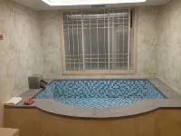 No. 18 Hot Spring Club Hall, Taihuwan Bay, Gaizhou - Hot Springs