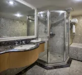 Carlton Hotel