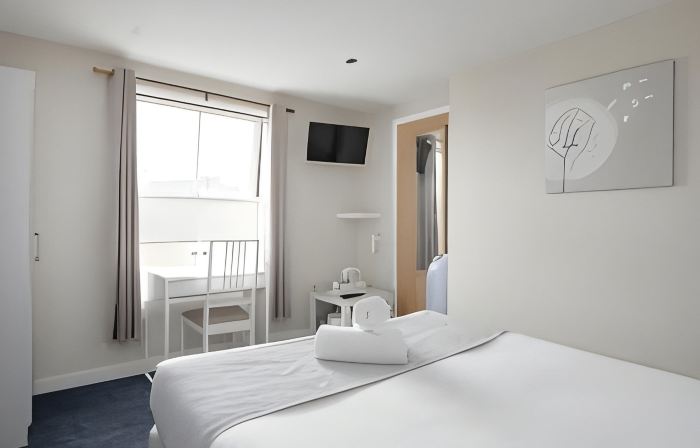 Rooms at the Ritz Complex