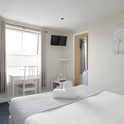 Rooms at the Ritz Complex Hotels near Kettering Station