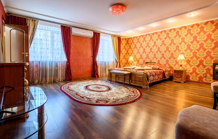 Saratovskaya Hotel