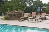 Lantern Lodge - Formerly the Residences at Biltmore - piscina