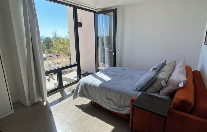 Modern Private Casita • Bright, Quiet, Minutes to LANL & Trails