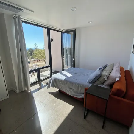 Modern Private Casita • Bright, Quiet, Minutes to LANL & Trails