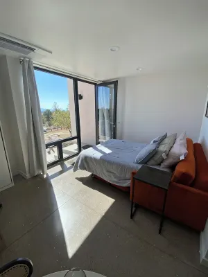 Modern Private Casita • Bright, Quiet, Minutes to LANL & Trails