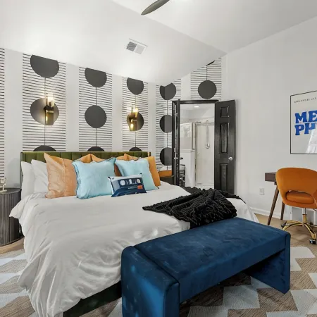 Downtown Oasis + HotTub+GameRoom+Arcade+MiniGolf