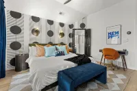 HotTub + GameRoom + Arcade + MiniGolf - Near Downtown!