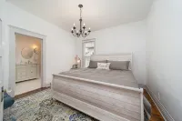 Cozy downtown retreat (pet friendly