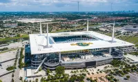Epic! 3 Miles~Hard Rock Stadium. King Bed-Grill-Free Parking. Midpoint Location!