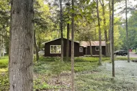 West Bay House Private Frontage in Traverse City - Homestays