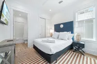 Luxury 4BR @ The Osprey, Steps To Beach, Pool, Private Boat Slip on Cotton Bayou - บังกะโล