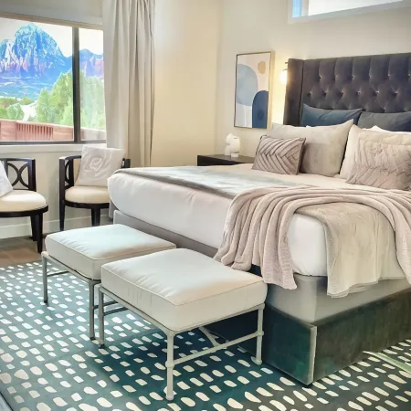 Vesper House- 360 degree views in Uptown with heated pool/Hot Tub