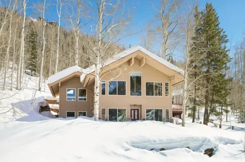Close to town cabin w/Hot Tub in Steamboat Springs - 부티크