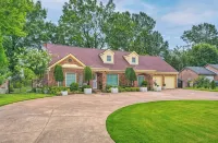 Maxie's retreat: Enjoy this charming house w/modern updates & timeless appeal. - อ่างจากุชชี่