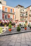 Apollo Home "Cozy and independent home near the Ursino Castle" - บังกะโล