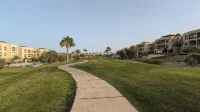 Golf Heights Sea & Mountain View Studio with Wi-Fi
