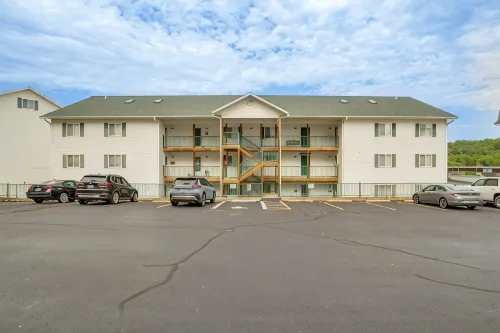 Sunsets & Slips - Waterfront 3BR Condo at Lake of the Ozarks!